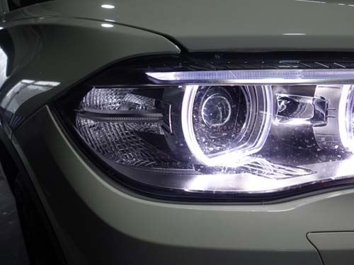 BMW X5(F15) ヘッドライトHIDバルブ交換&フロントウインカーLED化と